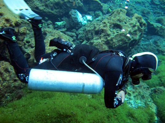 Diver on sidemount