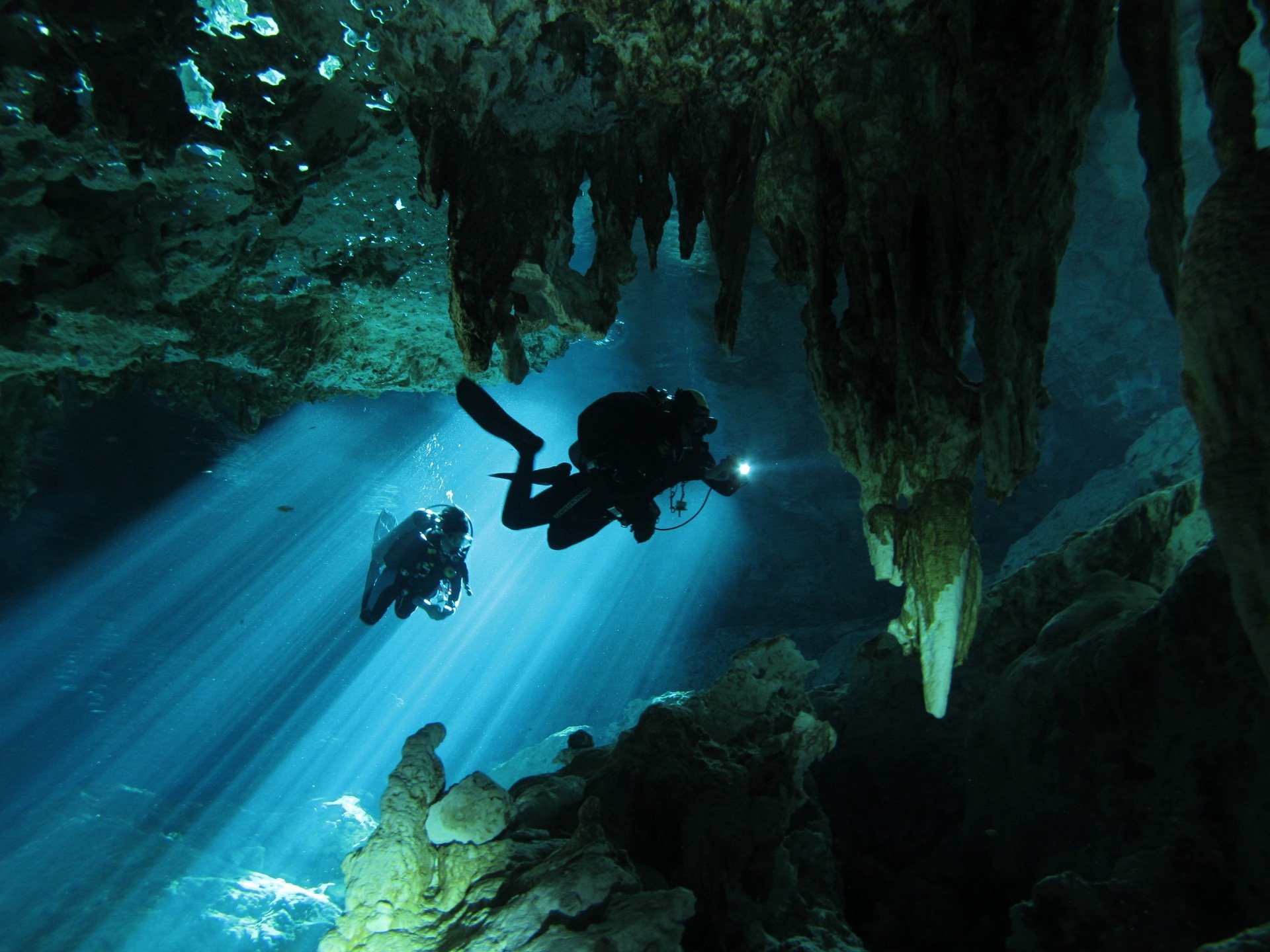 CENOTE DIVING